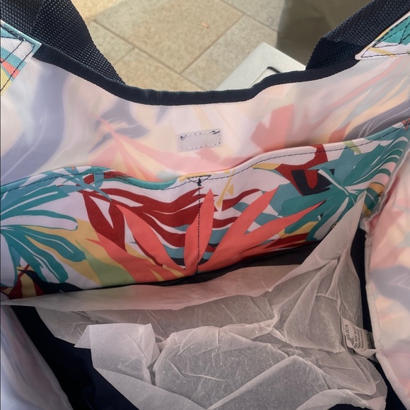 Thirty-One Pick Up & Go Tote Painted Plams - Picture 5 of 6